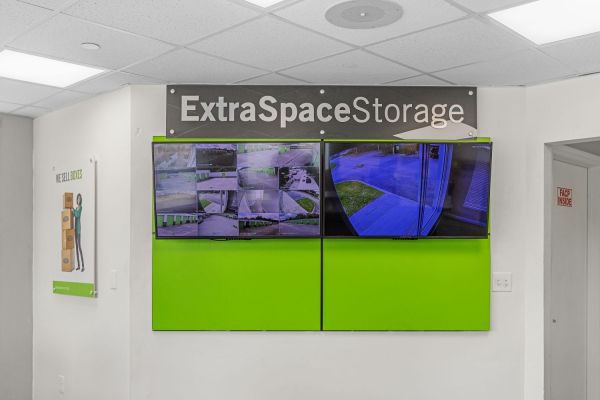 Extra Space Storage - 7732 - Royal Palm Beach - Fox Trail Rd - 10200 Fox Trail Road South