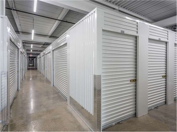 Extra Space Storage - 7793 - Hamilton - Fairgrove Ave - 1930 Fairgrove Avenue