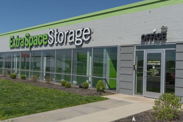 Extra Space Storage - 7793 - Hamilton - Fairgrove Ave - 1930 Fairgrove Avenue