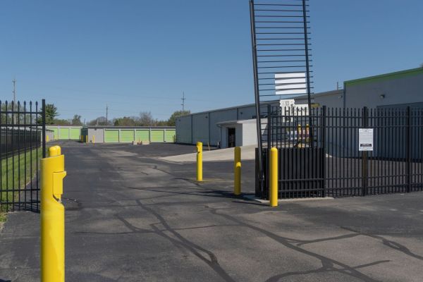 Extra Space Storage - 7793 - Hamilton - Fairgrove Ave - 1930 Fairgrove Avenue