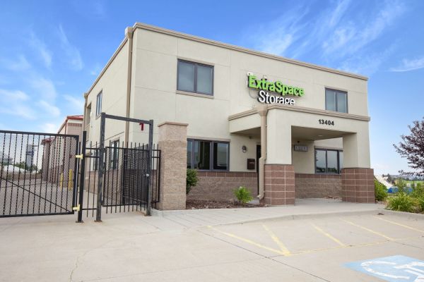 Extra Space Storage - 7799 - Centennial - Broncos Pkwy - 13404 East Broncos Parkway