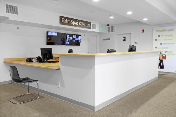 Extra Space Storage - 7799 - Centennial - Broncos Pkwy - 13404 East Broncos Parkway