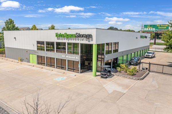 Extra Space Storage - 7836 - O'Fallon - Midpoint Dr - 801 Mid Point Drive