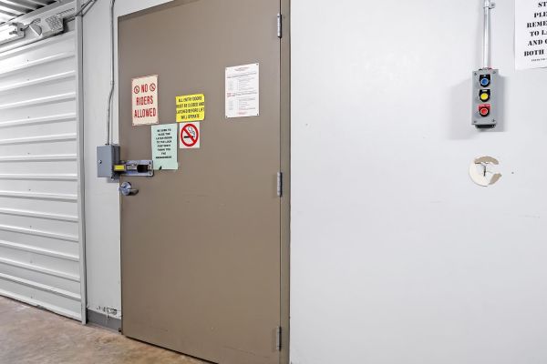 Extra Space Storage - 7836 - O'Fallon - Midpoint Dr - 801 Mid Point Drive