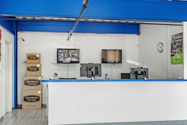 Extra Space Storage - 7836 - O'Fallon - Midpoint Dr - 801 Mid Point Drive