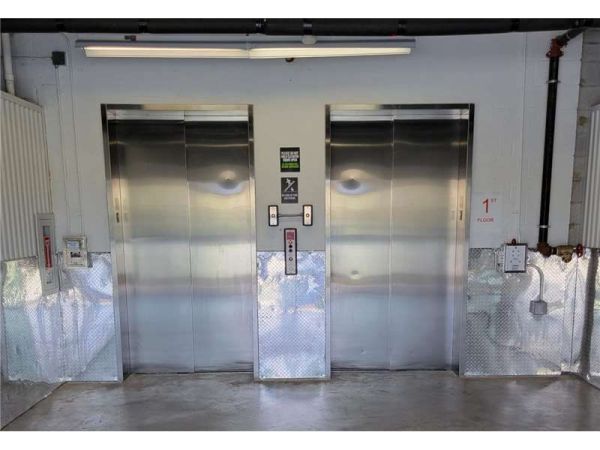Extra Space Storage - 7854 - Ft Lauderdale - 1st St - 812 Northwest 1st Street