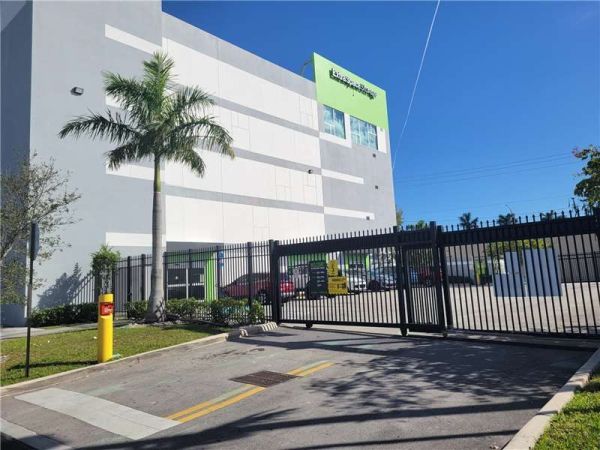 Extra Space Storage - 7854 - Ft Lauderdale - 1st St - 812 Northwest 1st Street