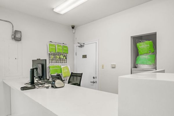 Extra Space Storage - 7863 - Gretna - Whitney Ave - 601 Whitney Avenue