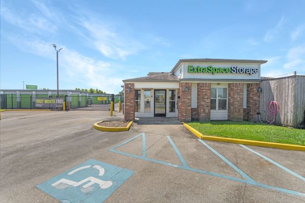 Extra Space Storage - 7864 - New Orleans - I-10 Service Rd - 6600 I-10 Service Road