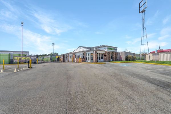 Extra Space Storage - 7864 - New Orleans - I-10 Service Rd - 6600 I-10 Service Road
