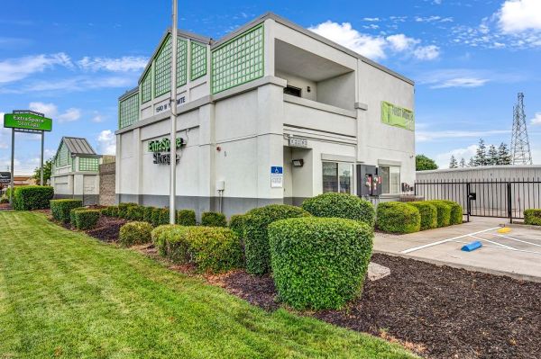 Extra Space Storage - 7896 - Manteca - 1540 Yosemite Ave - 1540 West Yosemite Avenue