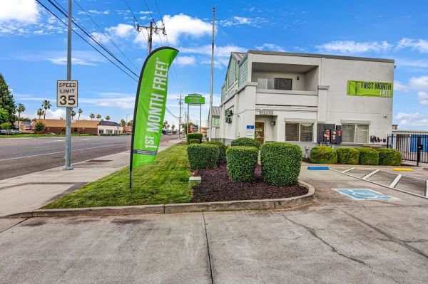Extra Space Storage - 7896 - Manteca - 1540 Yosemite Ave - 1540 West Yosemite Avenue