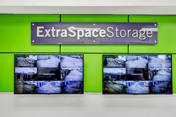 Extra Space Storage - 7896 - Manteca - 1540 Yosemite Ave - 1540 West Yosemite Avenue