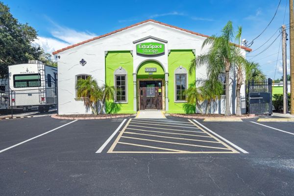 Extra Space Storage - 7907 - Mount Dora - Bay Rd - 880 Bay Road