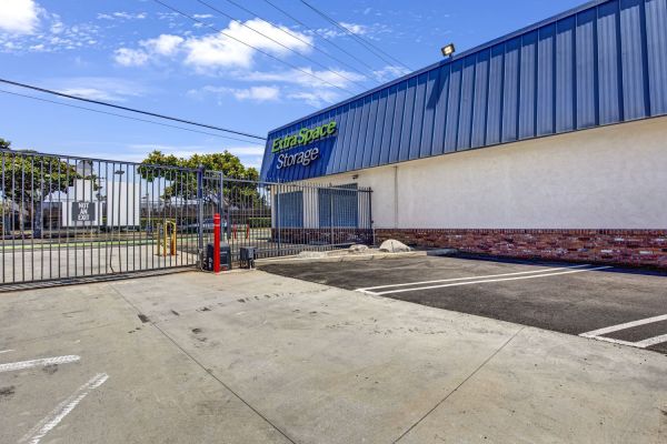 Extra Space Storage - 7924 - Santa Monica - 14th St - 1620 14th Street