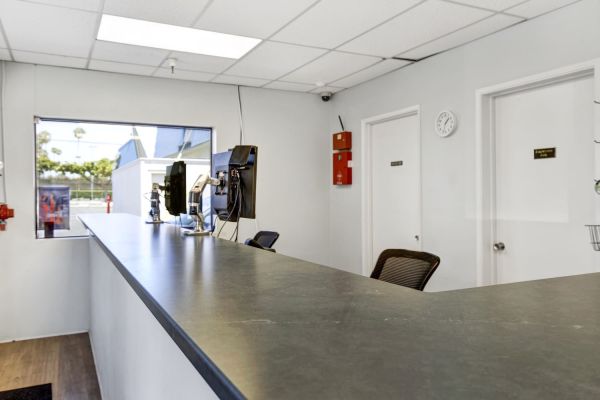 Extra Space Storage - 7924 - Santa Monica - 14th St - 1620 14th Street