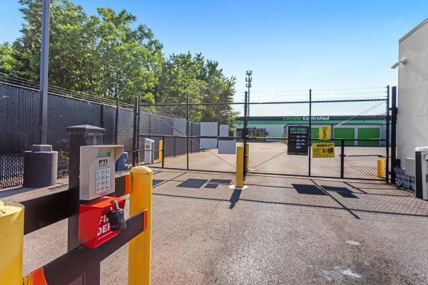 Extra Space Storage - 7936 - Memphis - Millbranch Rd - 4600 Millbranch Road