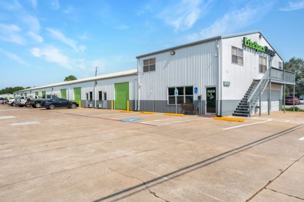 Extra Space Storage - 7983 - Pearland - Main St - 1416 North Main Street