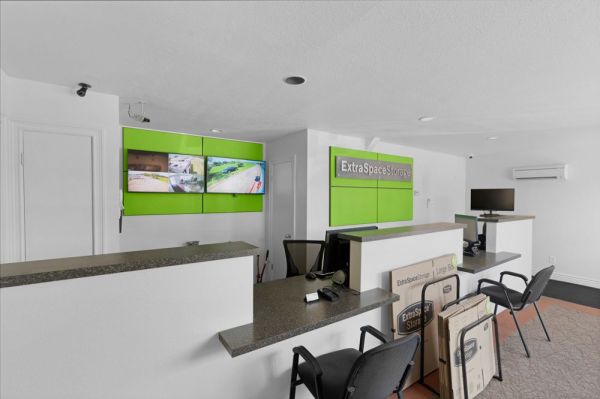 Extra Space Storage - 7983 - Pearland - Main St - 1416 North Main Street
