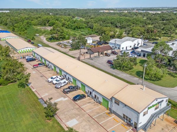 Extra Space Storage - 7983 - Pearland - Main St - 1416 North Main Street