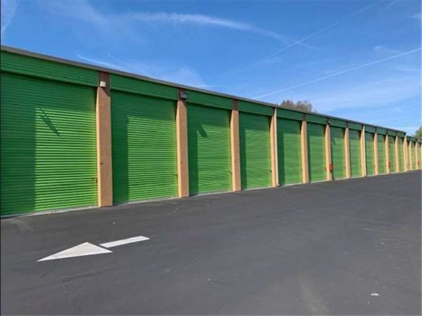 Extra Space Storage - 8015 - Temecula - Overland - 41704 Overland Drive