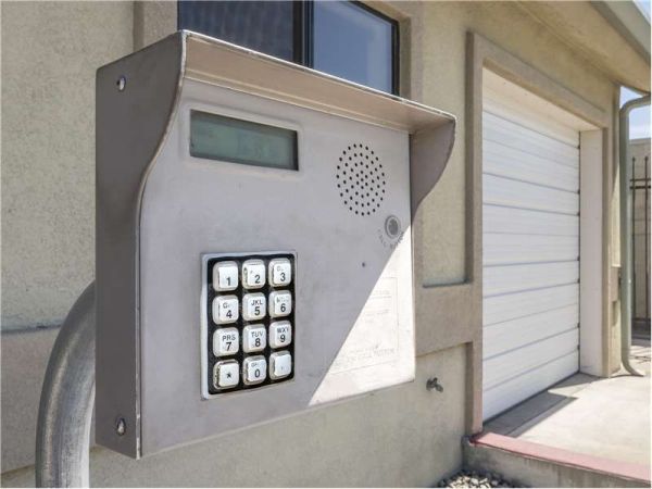 Extra Space Storage - 8067 - Lodi - Cherokee Lane - 600 South Cherokee Lane