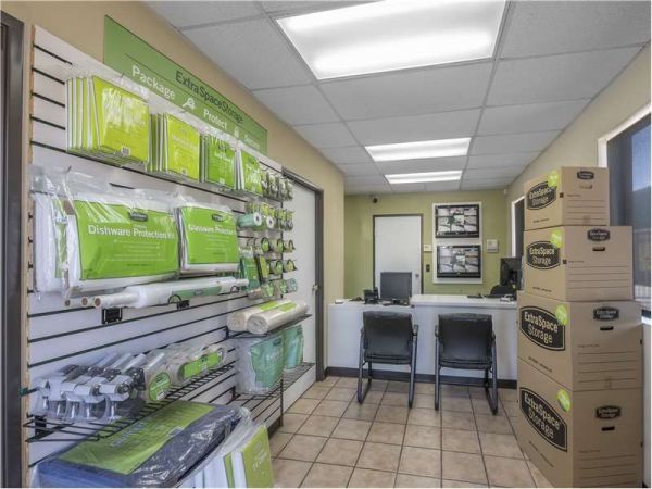 Extra Space Storage - 8067 - Lodi - Cherokee Lane - 600 South Cherokee Lane