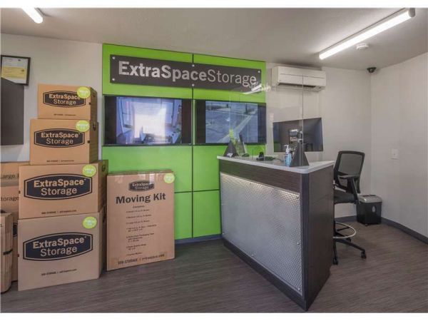 Extra Space Storage - 0396 - Glendora - E Arrow Hwy - 825 East Arrow Highway