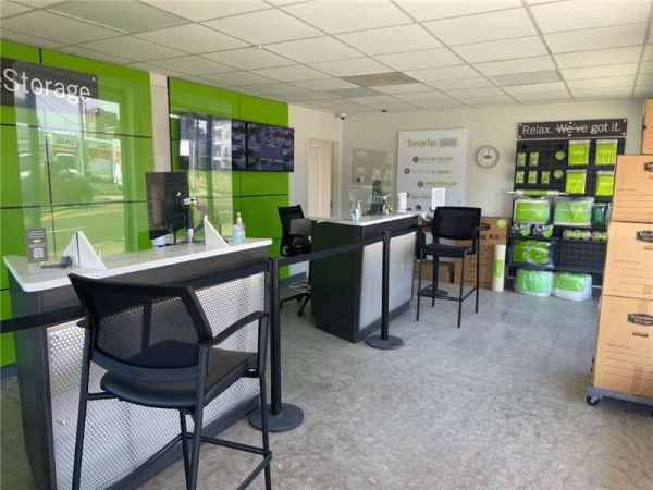 Extra Space Storage - 0903 - Memphis - Union Ave - 395 Union Avenue