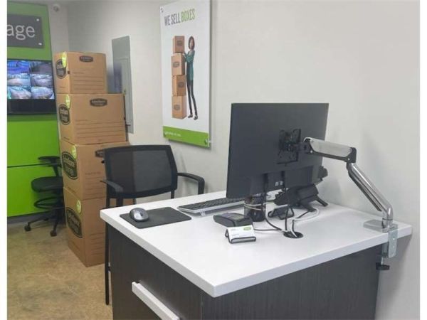Extra Space Storage - 0951 - Memphis - Union Ave Ext - 2699 Union Avenue Extended