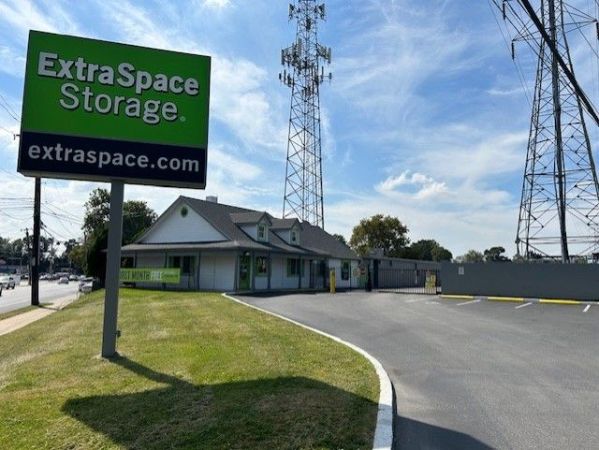 Extra Space Storage - 0981 - Philadelphia - Oxford Ave - 6204 Oxford Avenue