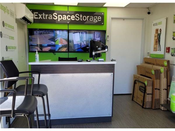 Extra Space Storage - 0133 - Memphis - Gateway Dr - 1235 Gateway Drive