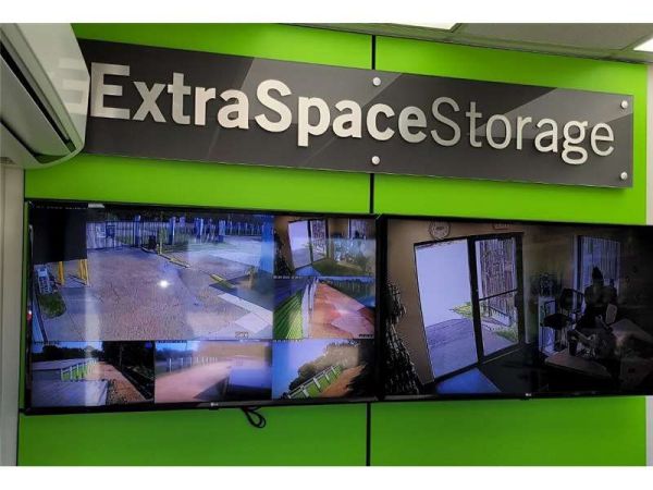 Extra Space Storage - 0133 - Memphis - Gateway Dr - 1235 Gateway Drive