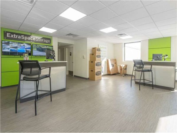 Extra Space Storage - 0259 - Malvern - E Lancaster Ave - 65 East Lancaster Avenue