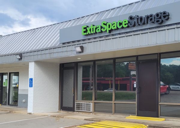 Extra Space Storage - 0371 - Memphis - 5675 Summer Ave - 5675 Summer Avenue