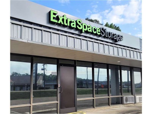 Extra Space Storage - 0371 - Memphis - 5675 Summer Ave - 5675 Summer Avenue