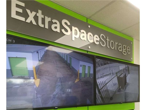 Extra Space Storage - 0371 - Memphis - 5675 Summer Ave - 5675 Summer Avenue