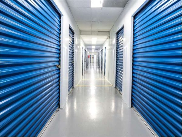 Extra Space Storage - 0382 - Collierville - W Poplar Ave - 2010 West Poplar Avenue