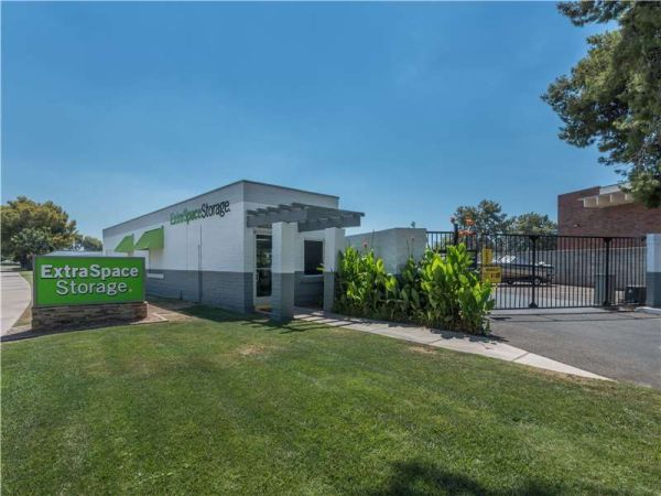 Extra Space Storage - 0517 - Tempe - E Southshore Dr - 1601 East South Shore Drive