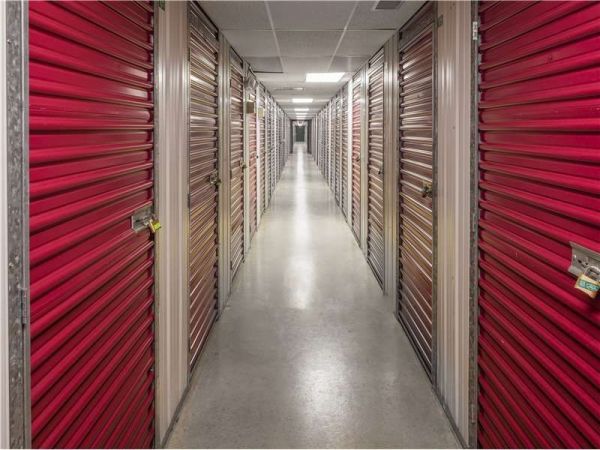 Extra Space Storage - 0773 - Newark - Ruthar Dr - 121 Ruthar Drive