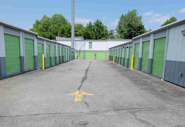 Extra Space Storage - 0800 - Gaithersburg - Earhart Ct - 18920 Earhart Court