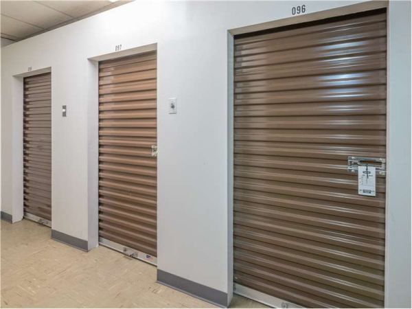 Extra Space Storage - 8222 - Dunmore - Reeves St - 1030 Reeves Street