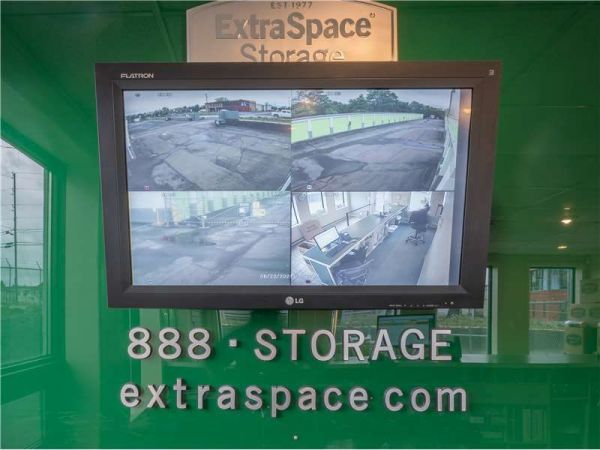 Extra Space Storage - 8222 - Dunmore - Reeves St - 1030 Reeves Street