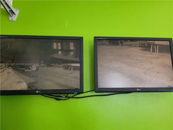 Extra Space Storage - 8229 - York - Vogelsong Rd - 900 Vogelsong Road