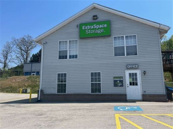 Extra Space Storage - 8230 - York - North George Street-Parklyn Dr - 2199 Parklyn Drive