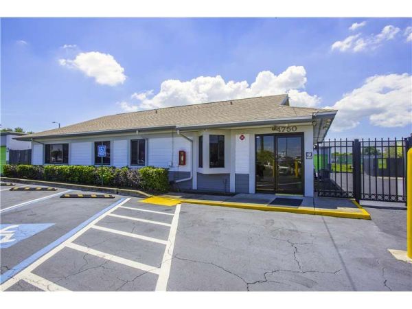 Extra Space Storage - 8186 - Pinellas Park - 62nd Ave N - 4750 62nd Avenue North