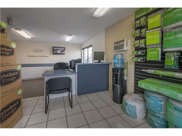 Extra Space Storage - 8250 - East Tampa - 105 S Falkenburg Rd - 105 South Falkenburg Road
