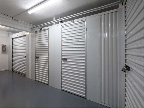 Extra Space Storage - 8250 - East Tampa - 105 S Falkenburg Rd - 105 South Falkenburg Road