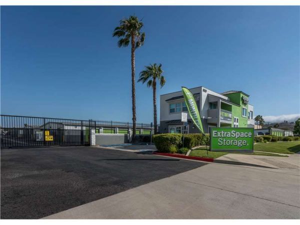 Extra Space Storage - 1481 - Lake Elsinore - Central Ave - 550 Central Avenue