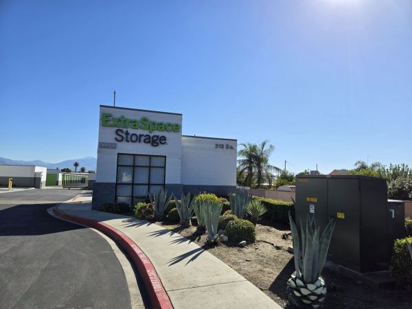 Extra Space Storage - 8336 - Rialto - S Riverside Ave - 313 South Riverside Avenue